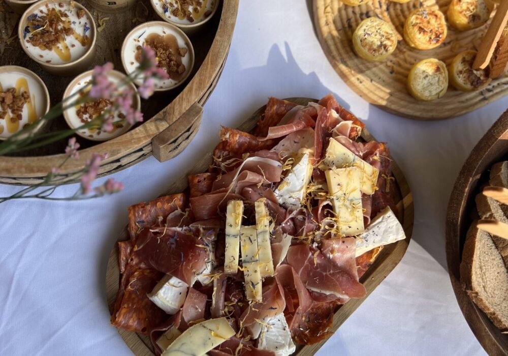 traiteur brunch a arles buffet charcuterie